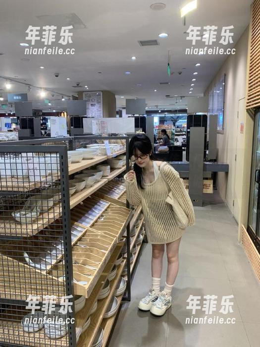 51.com www.51.com传送门:从此不再怕手机电量低,哈哈哈哈!