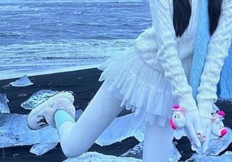 把自己绑在51吃瓜中心视频里的时光机,居然会被带回往年的吃瓜日子