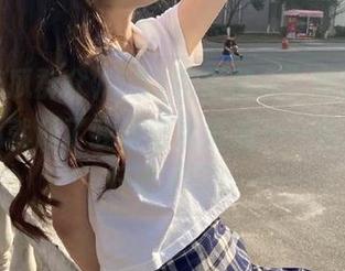 “51吃瓜群众”官网，一不小心就成了我的日常消遣——这瓜，太好吃了吧！