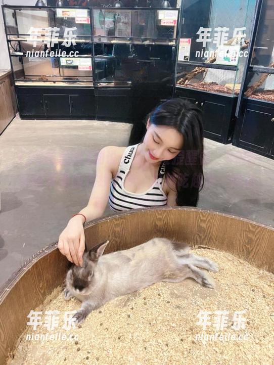 99吃瓜网 别说小编我没提醒你,99吃瓜网苹果版在线更新,瓜越吃越多,你还有空干别的吗?