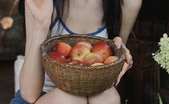 每次来看五一吃瓜官网的视频，都能打发无聊时光，但一想到时间不知不觉就过去了…