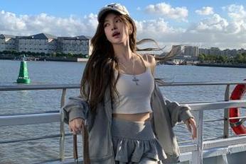 你信不信?“吃瓜列表”app上横空出世的脑洞、奇闻,会让我整个下午脑子一片空白!