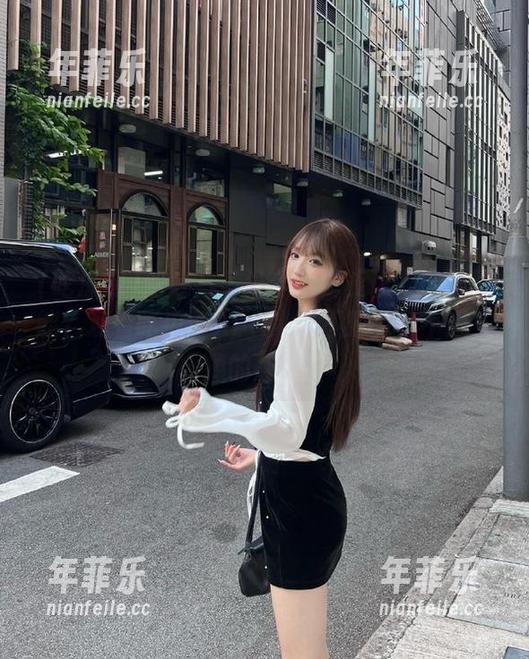 吃瓜网 到底有多少个角落能让人欲罢不能?观看吃瓜网APP,时不时有种不想关掉的冲动。