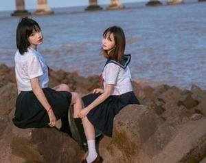 点击官网,下载“好莱坞黑料正能量”,体验前所未有的吃瓜之旅!