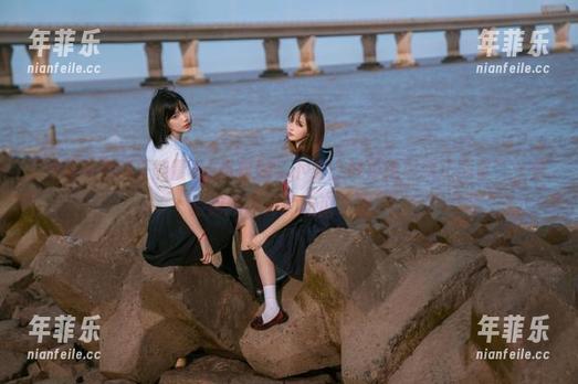 点击官网，下载“好莱坞黑料正能量”，体验前所未有的吃瓜之旅！