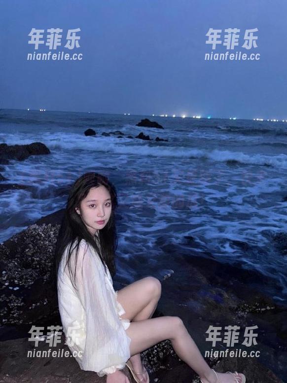黑料51 噢哟,黑料51又更新了,快来品尝这又咸又甜的瓜!