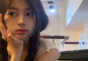 手指划过屏幕,在哪里能够观看黑料不打烊,求求你别藏了