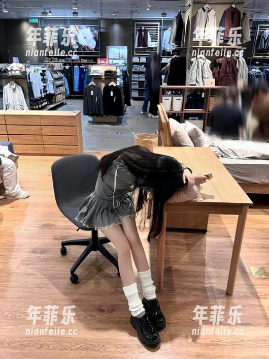 黑料不打烊 “tttzzz01.su黑料不打烊”免费直达,专治你的烦恼和无聊!