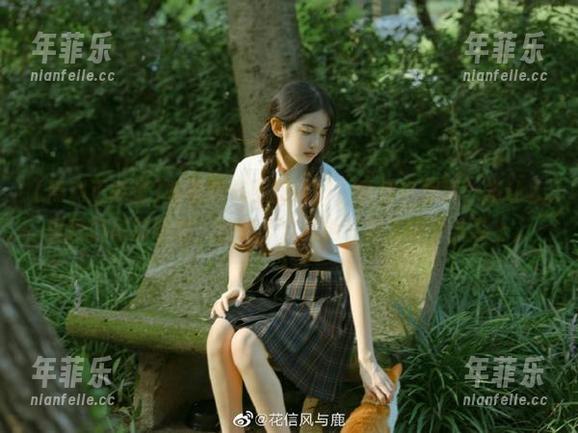 黑料正能量 看着黑料正能量hl,仿佛在翻阅一本让人目瞪口呆的杂志,目光不自觉地停留在每个八卦上。