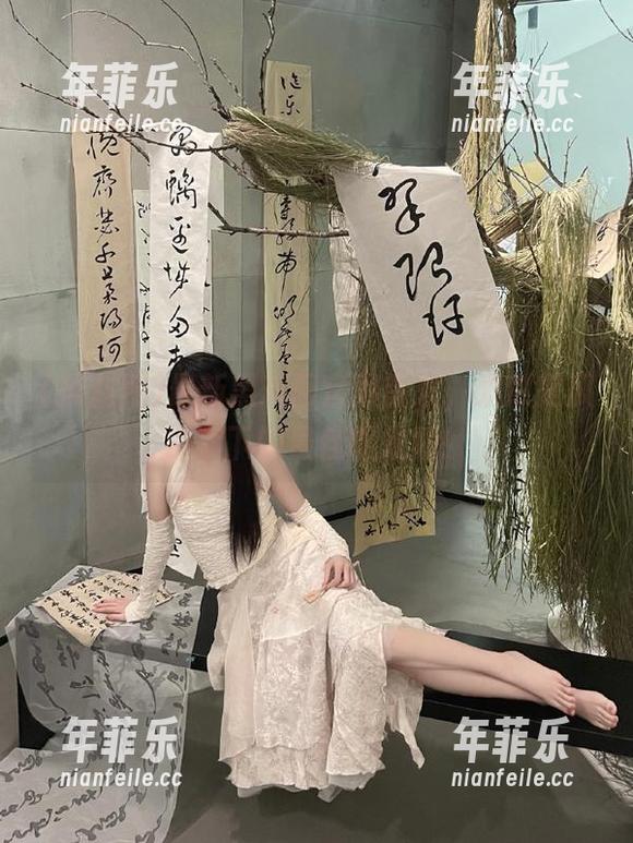 黑料网 最新黑料网官网首发,果然是瓜田李下的最佳曝光地!